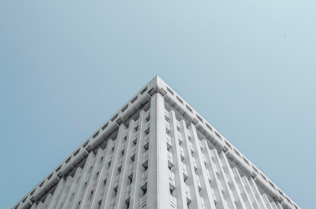 关于茶杯狐我只坚持一条：遇到模糊量词是不是太多就做一次对照阅读——像在做X光